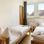 Strandhus Uiterst-hoern Treibholz * Baltrum