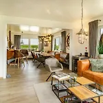 Strandhus Uiterst-hoern Treibholz Baltrum