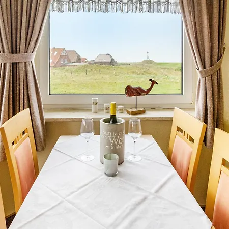 Strandhus Uiterst-hoern Treibholz Baltrum