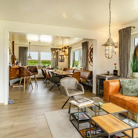 Strandhus Uiterst-hoern Treibholz Baltrum