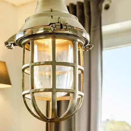 Strandhus Uiterst-hoern Treibholz Baltrum